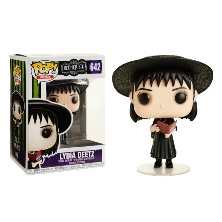 Lydia Deetz con Libro de Mano