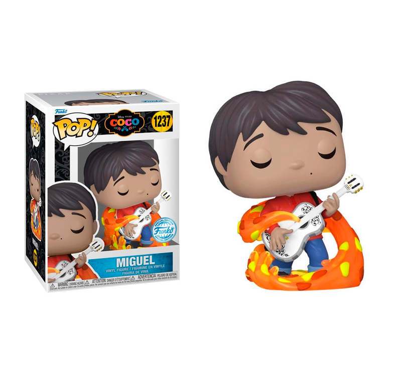 Miguel con Guitarra (Exclusivo)