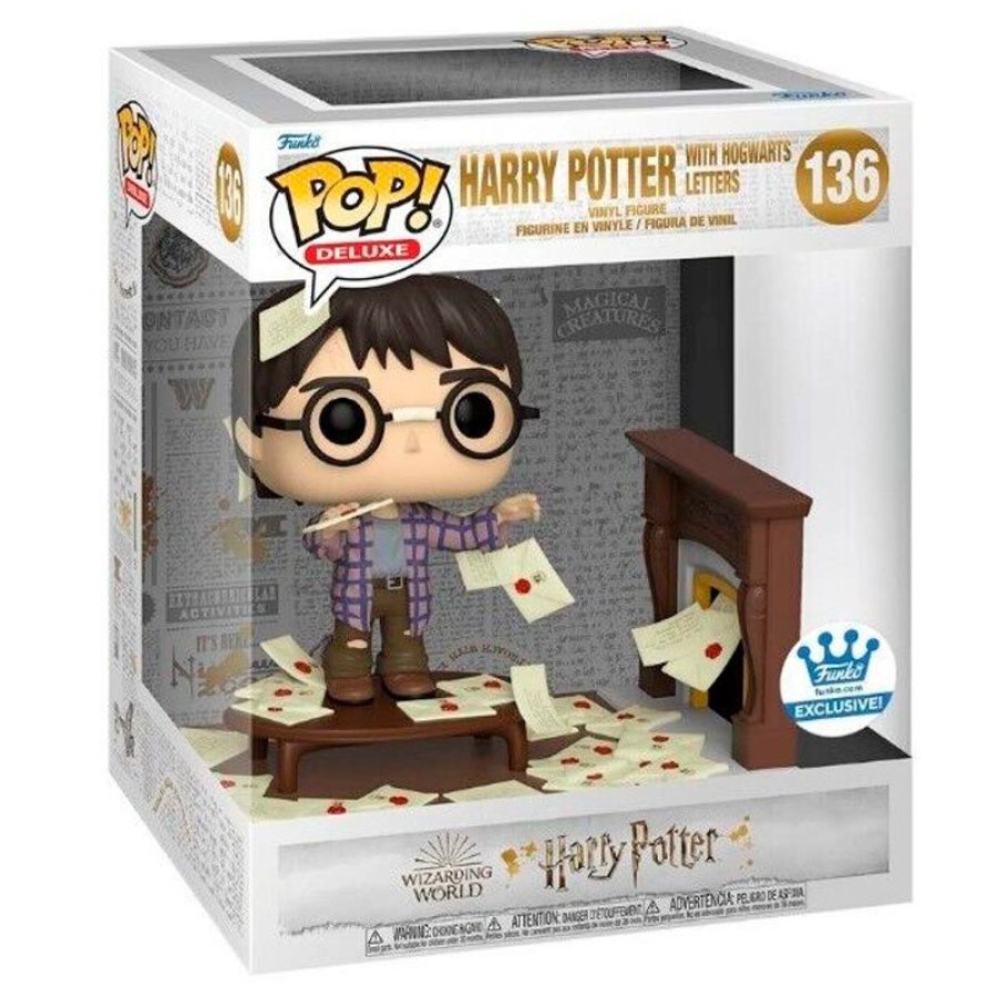 Harry Potter con cartas de Hogwarts (Exclusivo)