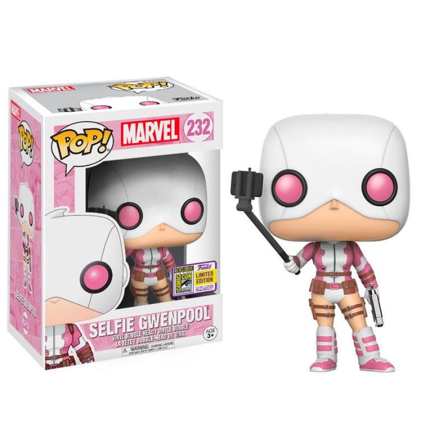 Gwenpool con palo selfie SDCC 2017